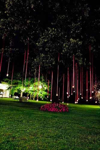 decoración para bodas en jardín de noche