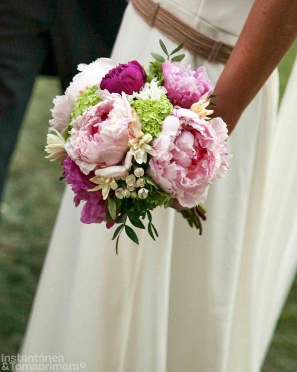 ramos de novia con peonias