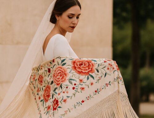 Cómo llevar un mantón de Manila en una boda