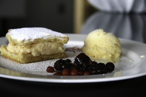 TPostres Milhojas con frutas del bosque