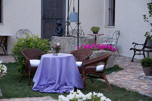 Mantelería en tono malva para el cocktail